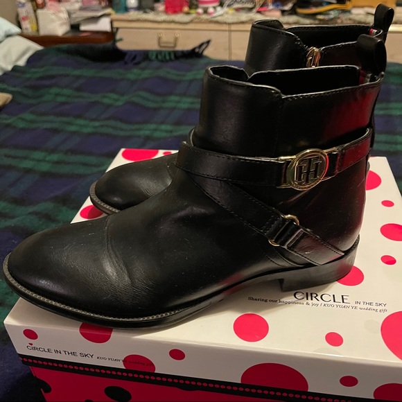 Tommy Hilfiger Black Boots - Picture 5 of 5